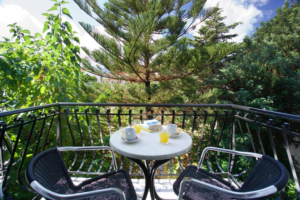 Hotel Athina Каравомилос Экстерьер фото