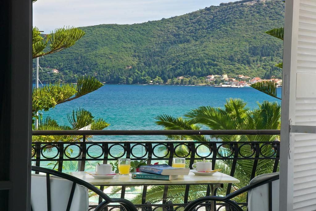Hotel Athina Каравомилос Экстерьер фото