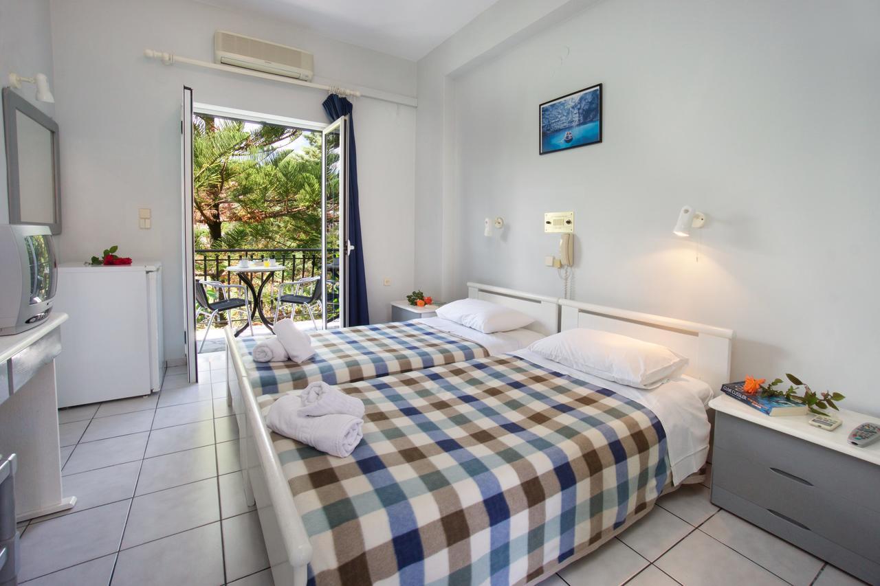 Hotel Athina Каравомилос Экстерьер фото